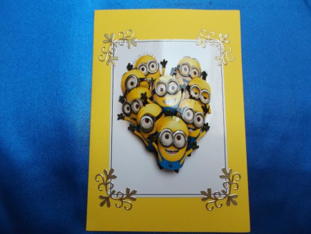 Les minions forment un coeur - Prix : 3,25 euros